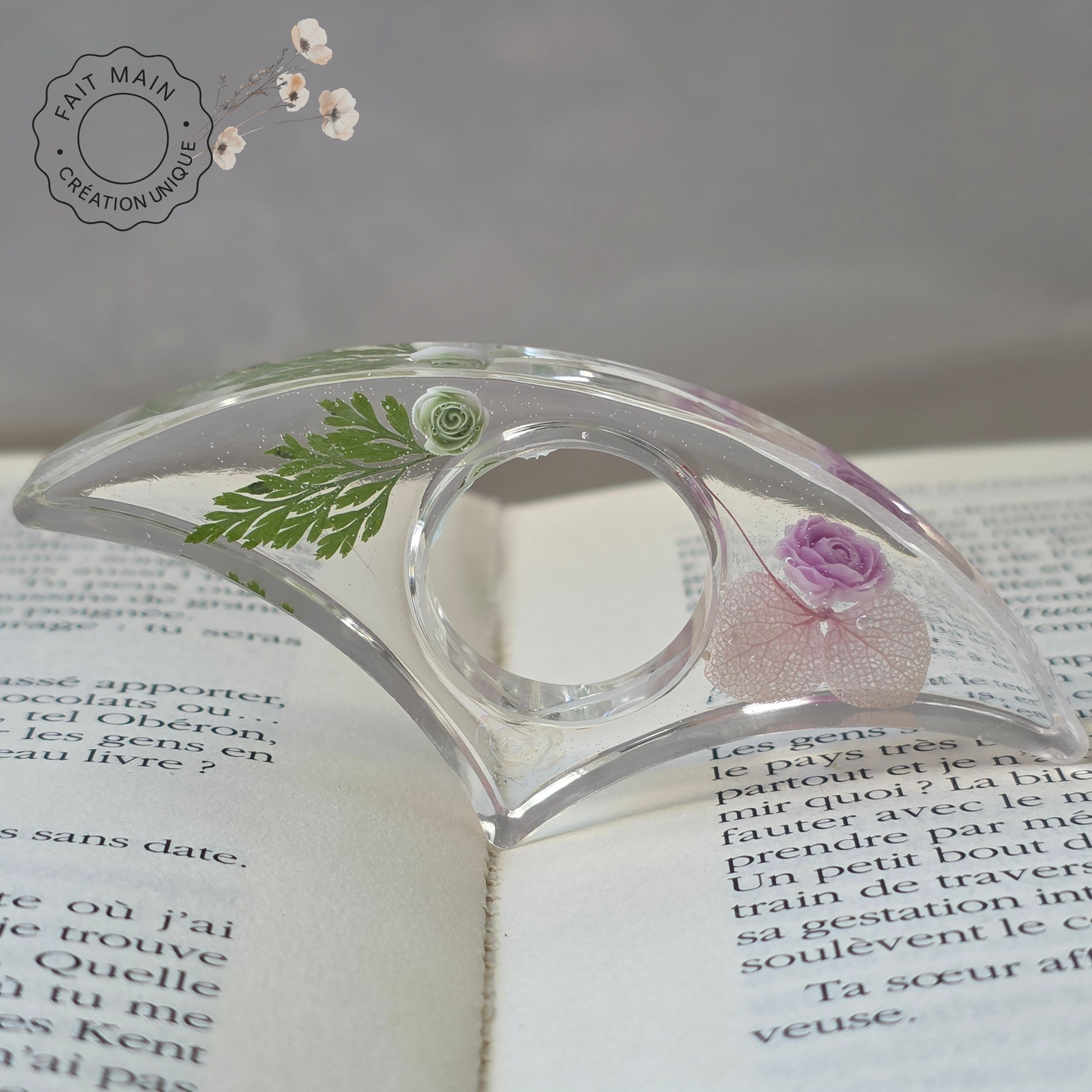 Bague de lecture en résine avec fleurs séchées – Accessoire unique pour lecteur – Fait main – Cadeau original