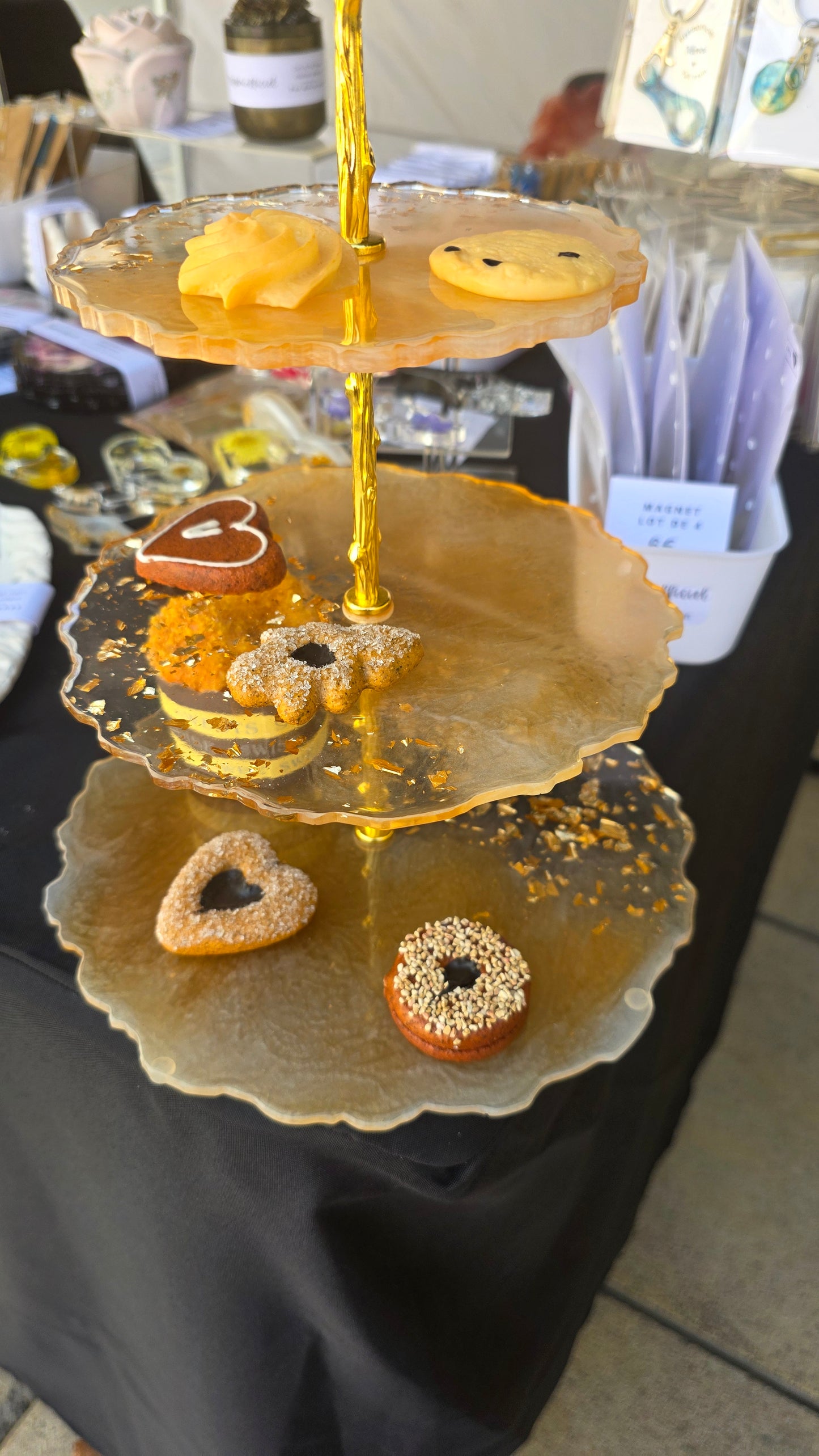 Support 3 plateaux - présentoir en résine – Élégance & Originalité