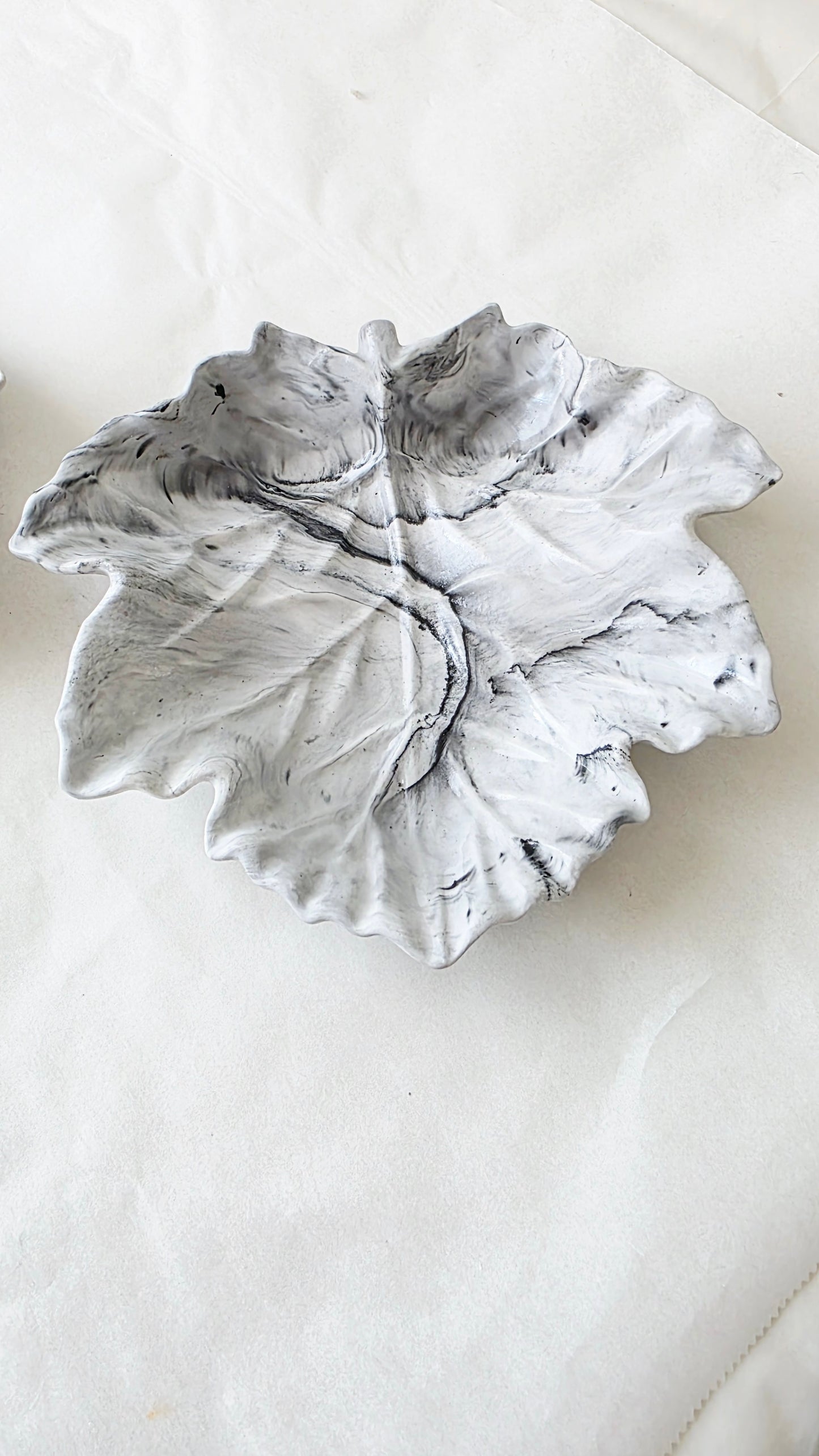 Vide-poche Feuille de chêne – Élégance naturelle & création artisanale