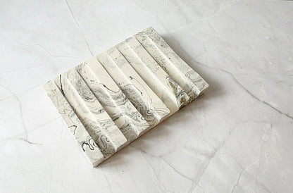 Porte-savon en composite minéral – Création artisanale unique