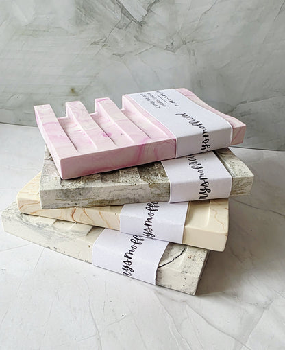 Porte-savon en composite minéral – Création artisanale unique