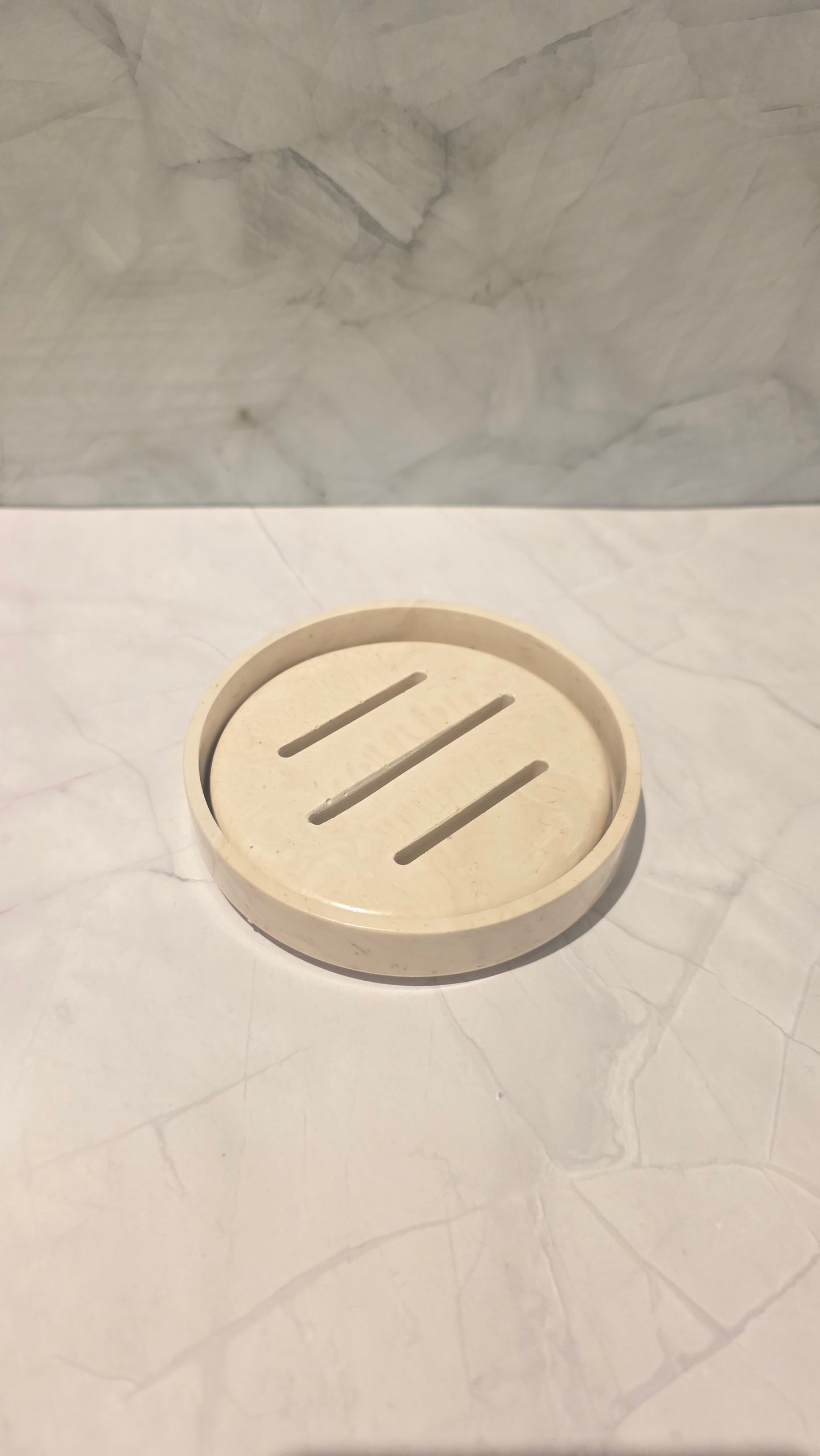 Porte-savon rond en composite minéral – Élégance naturelle & durabilité artisanale