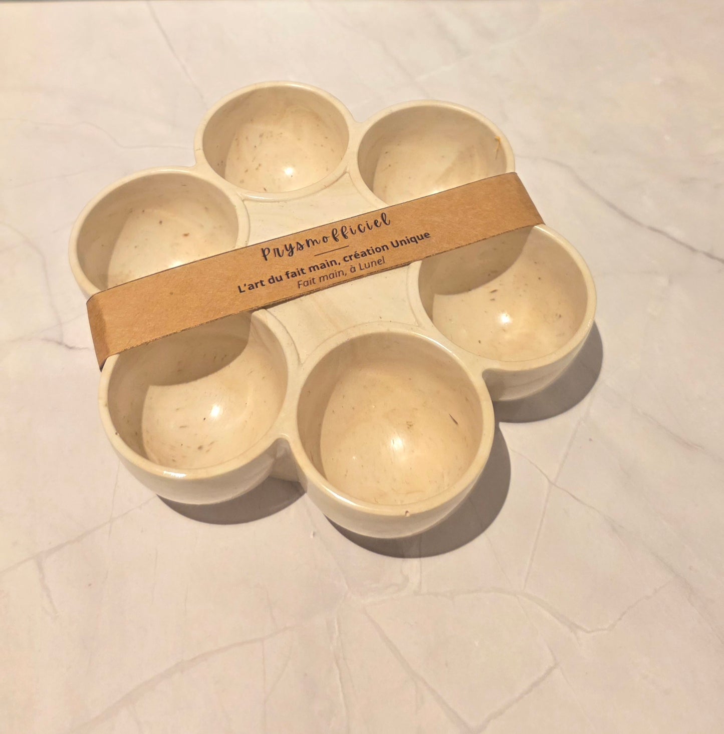 Support à œufs rond en résine  – Pratique & décoratif