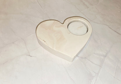 Bougeoir cœur en composite minéral – Douceur & élégance artisanale