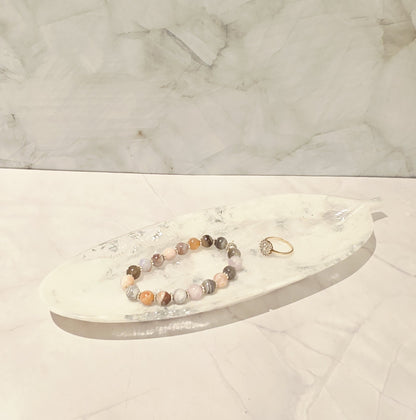 Vide-poche feuille allongée – Élégance naturelle & création artisanale