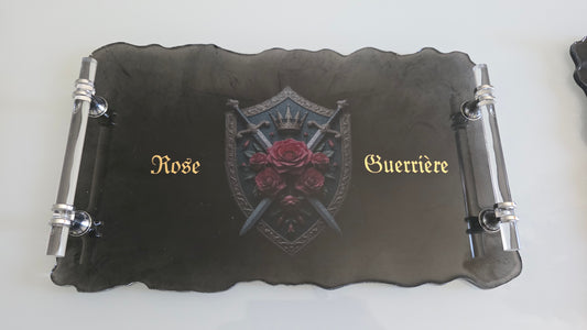 Rose Guerrière – Plateau décoratif en résine