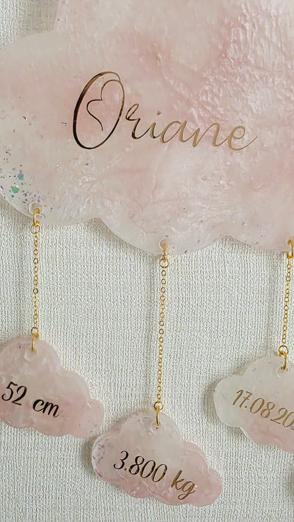 Cadre Nuage suspendu de Naissance Personnalisable – Fait main en résine