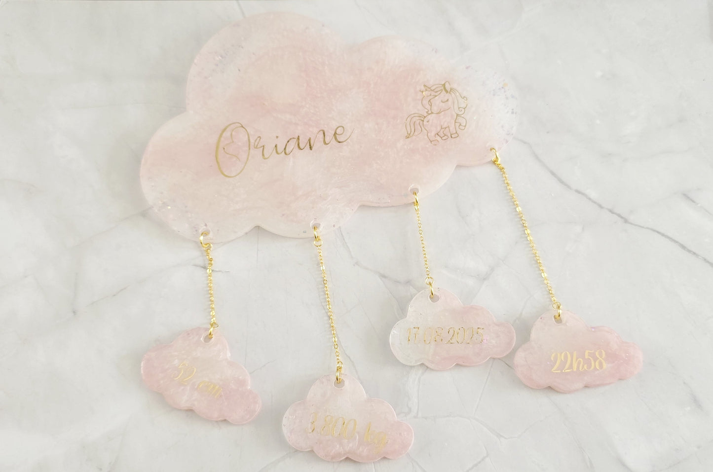 Cadre Nuage suspendu de Naissance Personnalisable – Fait main en résine