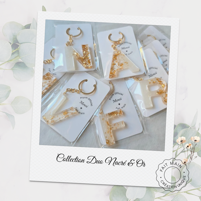 Porte-clés initiale unique Collection Duo Nacré & Or - bijoux de sac  – Création artisanale